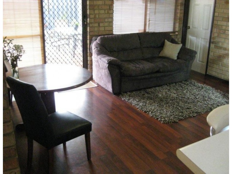 27 Latham St, Alfred Cove WA 6154