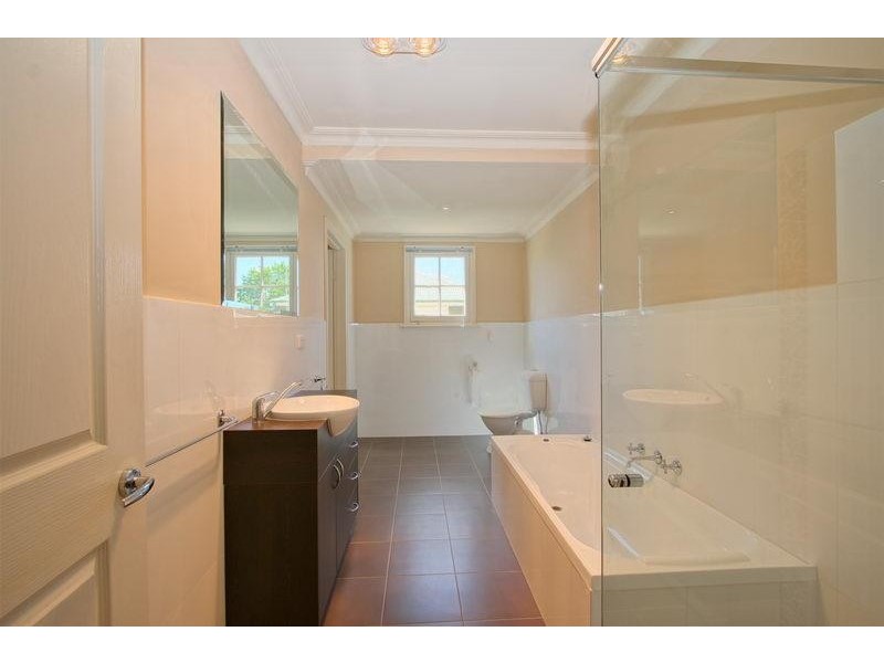 10 Davis Ave, Nhill VIC 3418