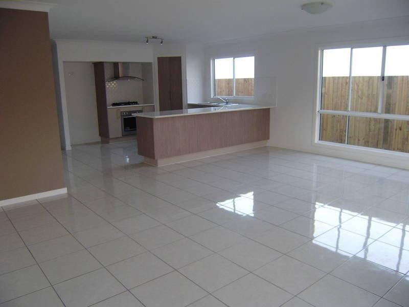 47 Lindeman  St, Springfield Lakes QLD 4300