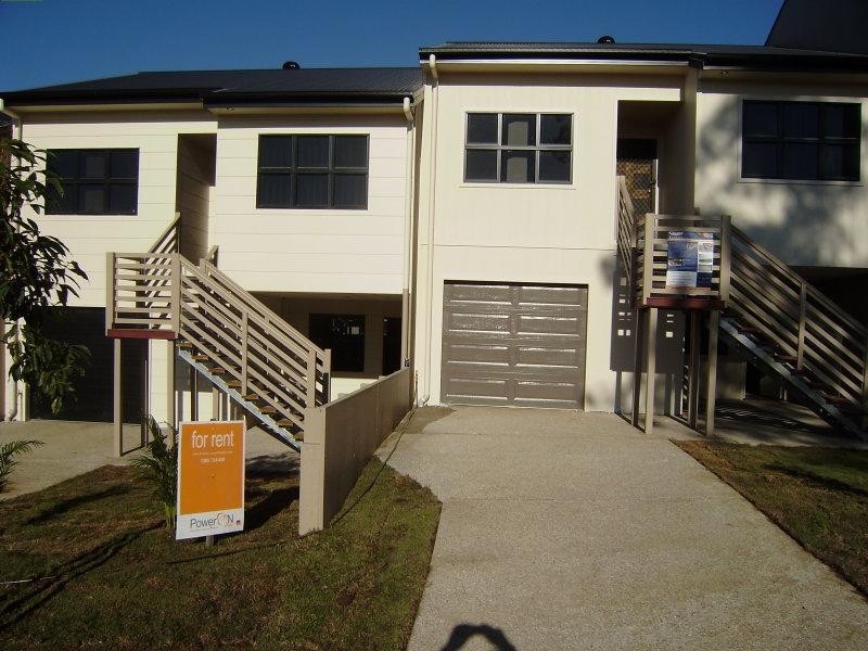 7 Emerald Tce, Springfield Lakes QLD 4300
