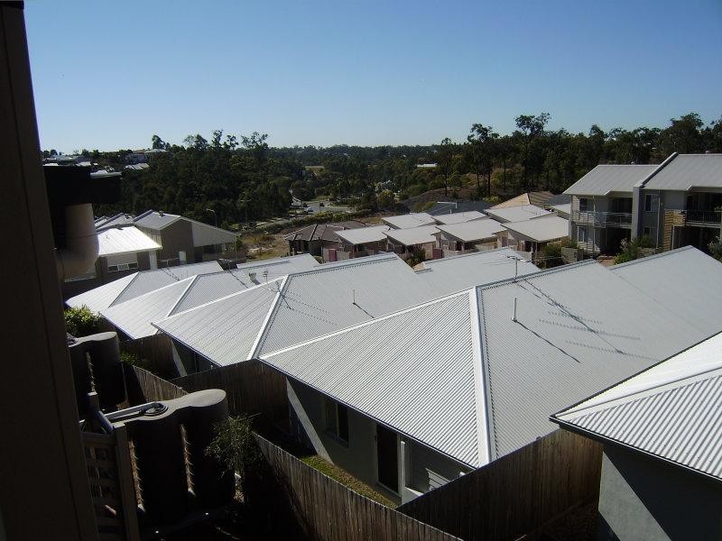 7 Emerald Tce, Springfield Lakes QLD 4300