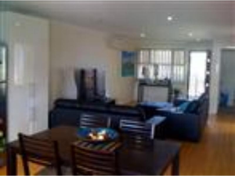 7 Emerald Tce, Springfield Lakes QLD 4300