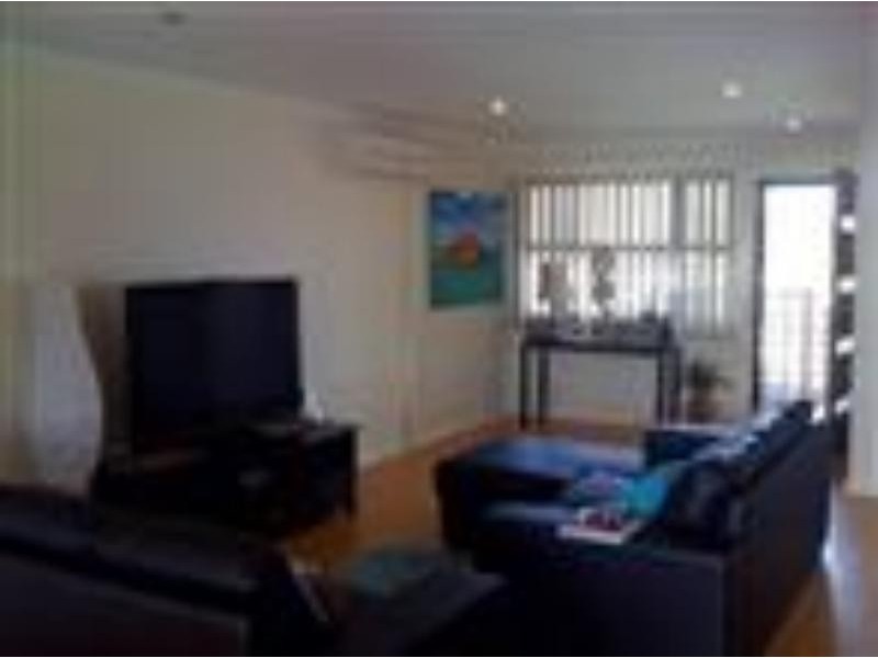 7 Emerald Tce, Springfield Lakes QLD 4300