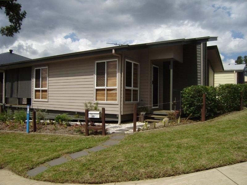 39 Escarpment  Dr, Springfield Lakes QLD 4300