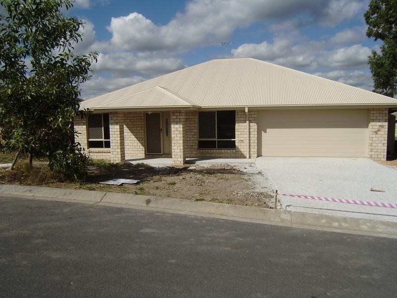 2 Dulcie  Cl, Springfield Lakes QLD 4300