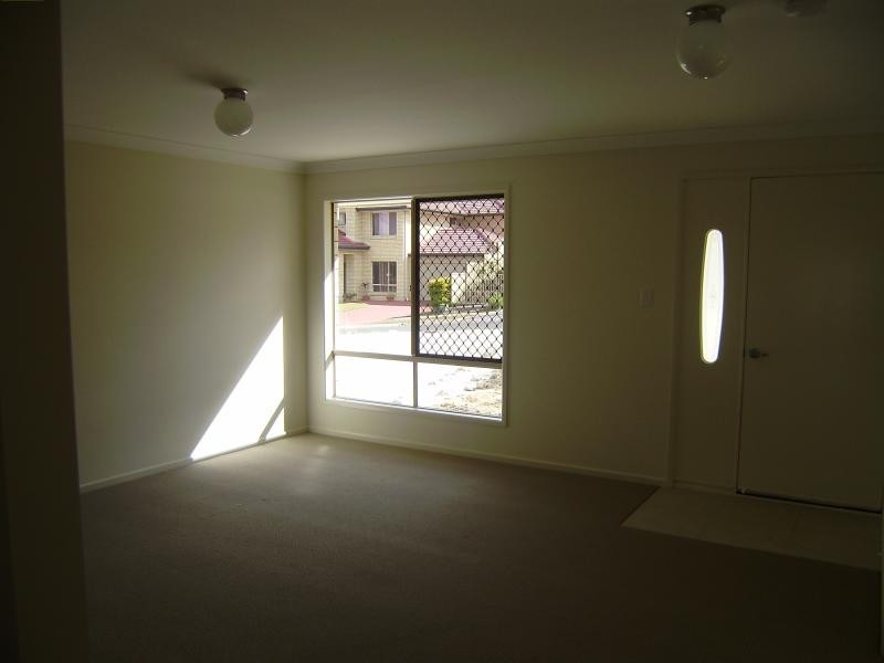 2 Dulcie  Cl, Springfield Lakes QLD 4300