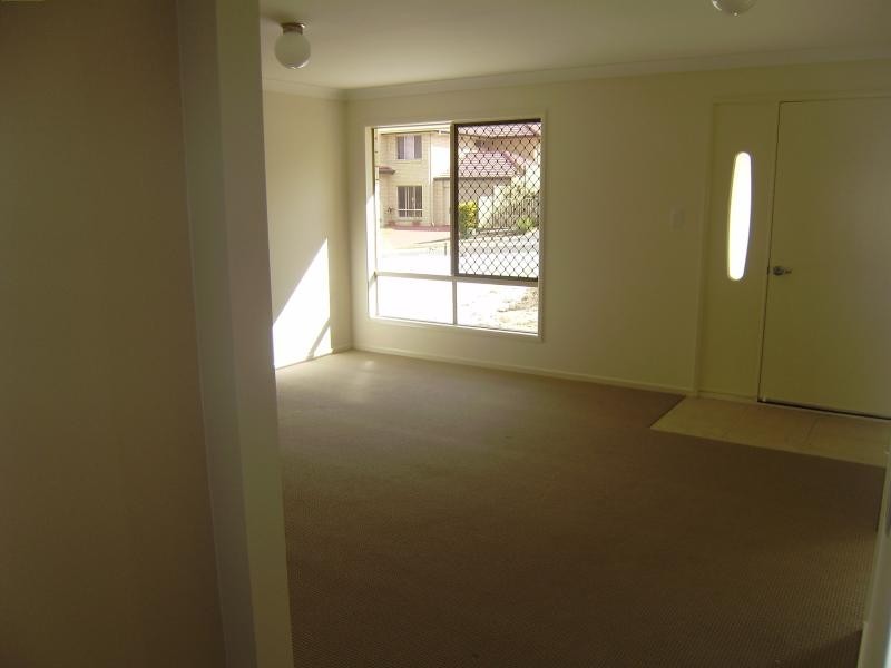 2 Dulcie  Cl, Springfield Lakes QLD 4300