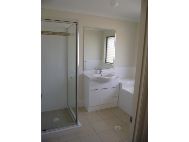 2 Dulcie  Cl, Springfield Lakes QLD 4300