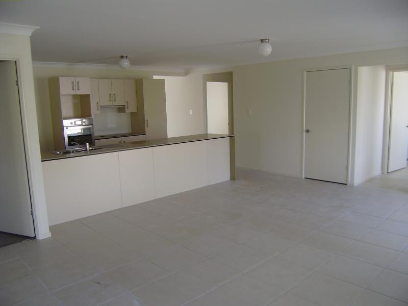 2 Dulcie  Cl, Springfield Lakes QLD 4300