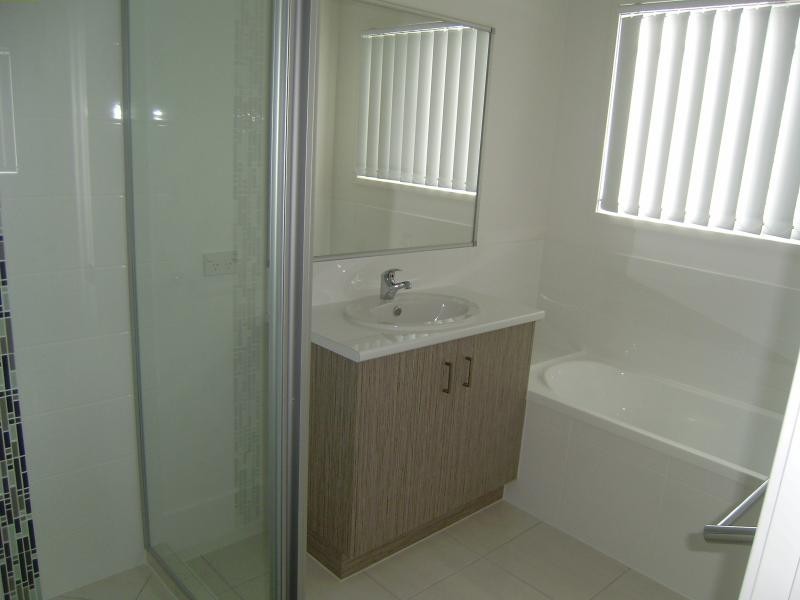 13  Ovals Tce, Springfield Lakes QLD 4300