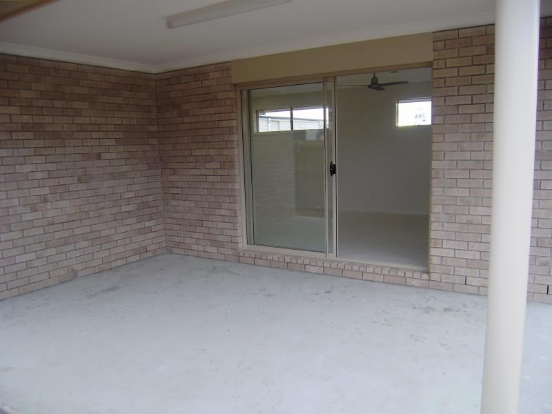 40 Lindeman  St, Springfield Lakes QLD 4300