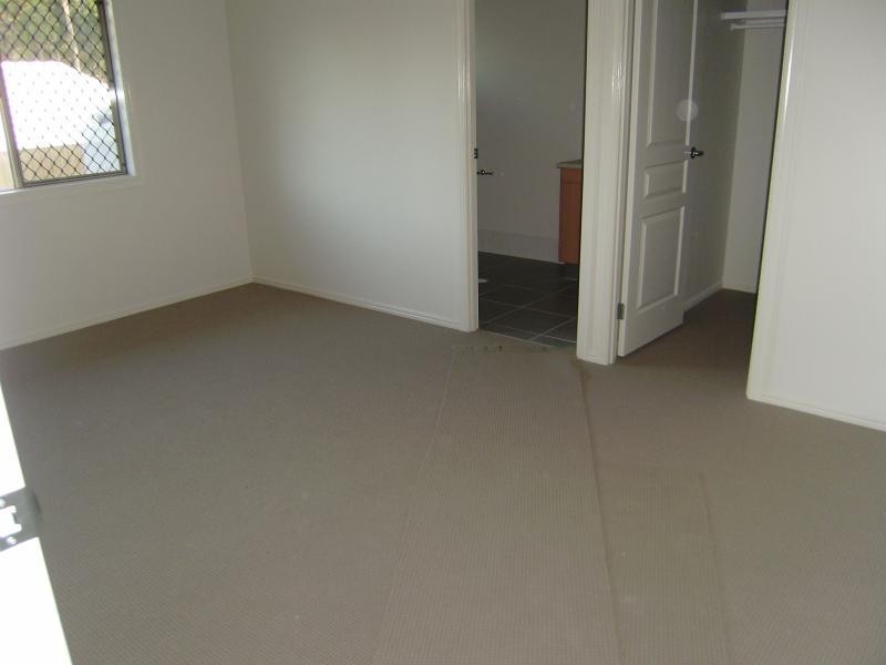 49 Lindeman  St, Springfield Lakes QLD 4300