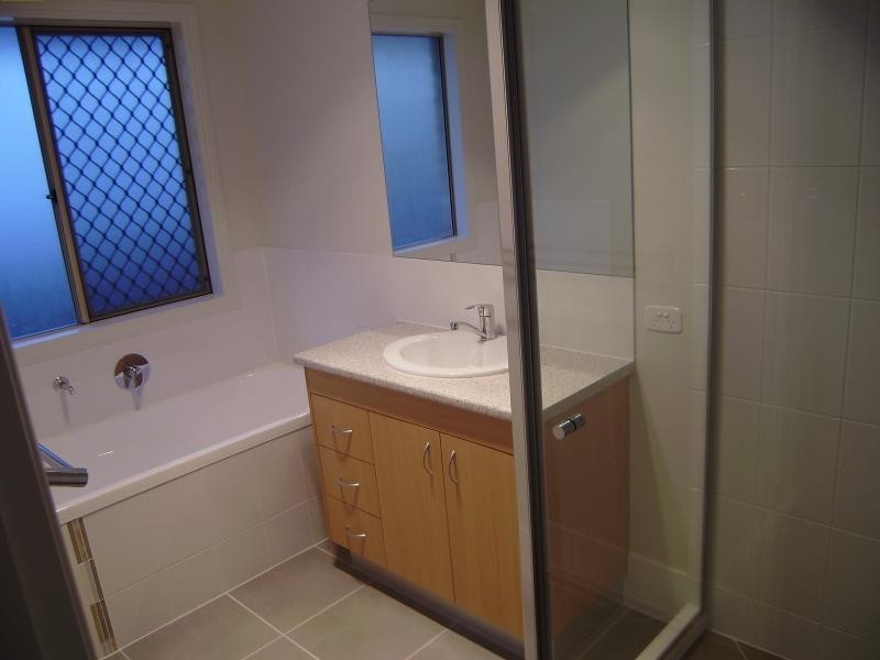 49 Lindeman  St, Springfield Lakes QLD 4300