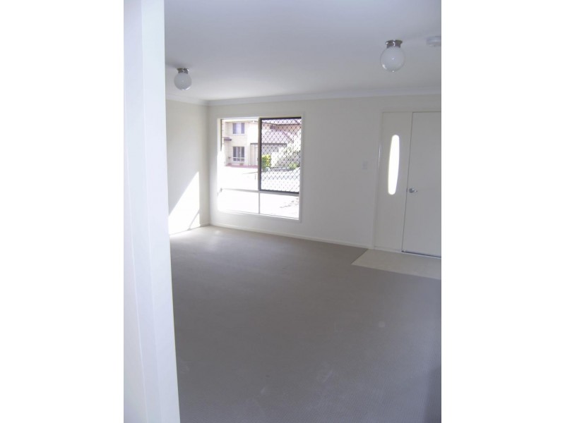 2 Dulcie Cl, Springfield Lakes QLD 4300