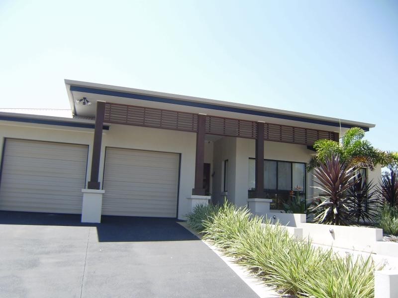 108 Santa Monica Dr, Augustine Heights QLD 4300