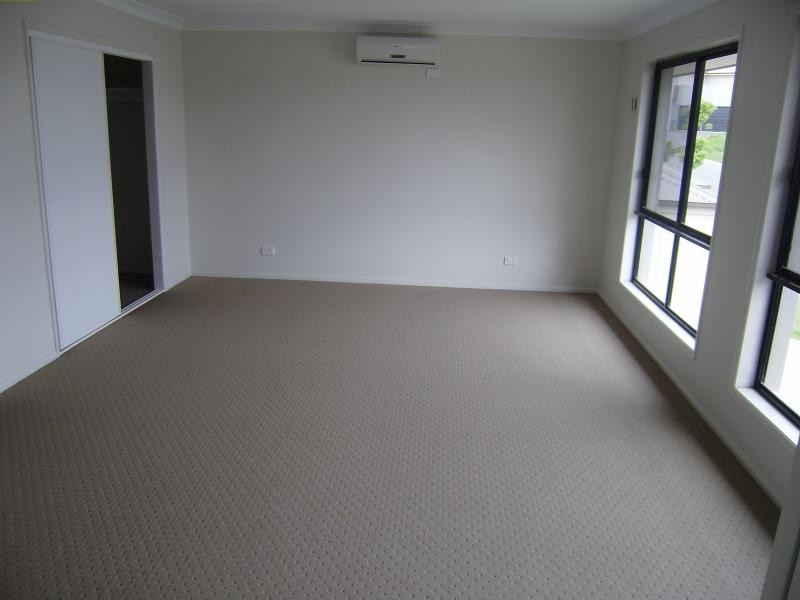 76 Opossum  Cct, Springfield Lakes QLD 4300