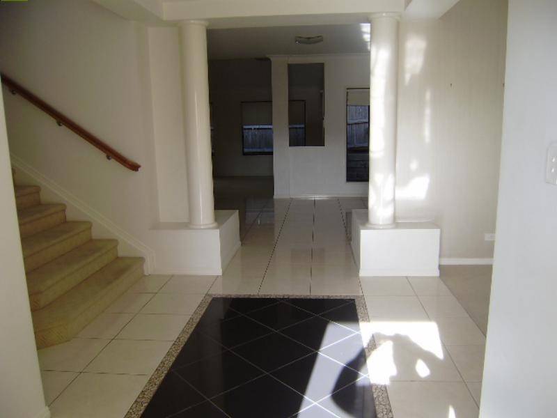 10 Ash Ave, Springfield Lakes QLD 4300