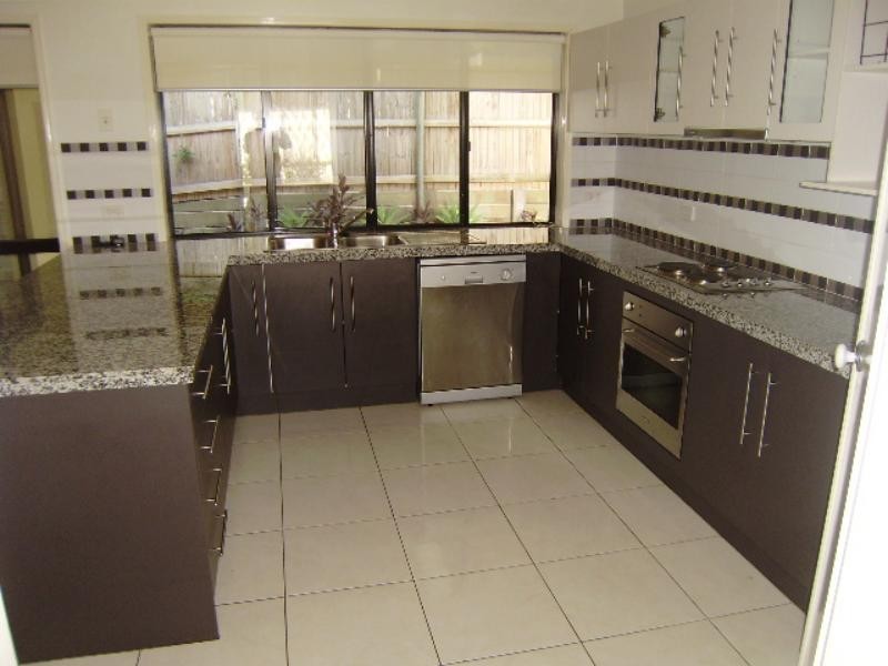 10 Ash Ave, Springfield Lakes QLD 4300