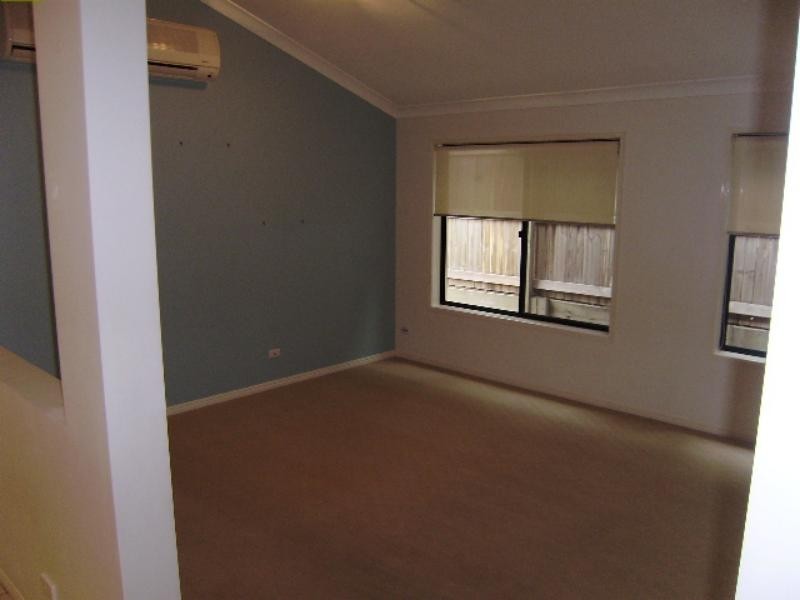 10 Ash Ave, Springfield Lakes QLD 4300