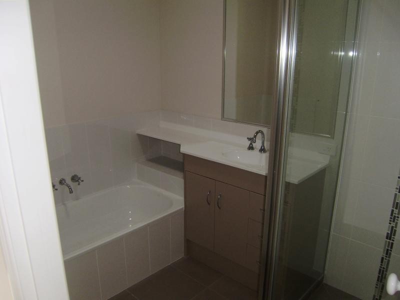 14 Waratah Cres, Springfield Lakes QLD 4300