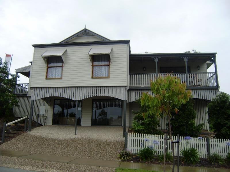 14 Waratah Cres, Springfield Lakes QLD 4300