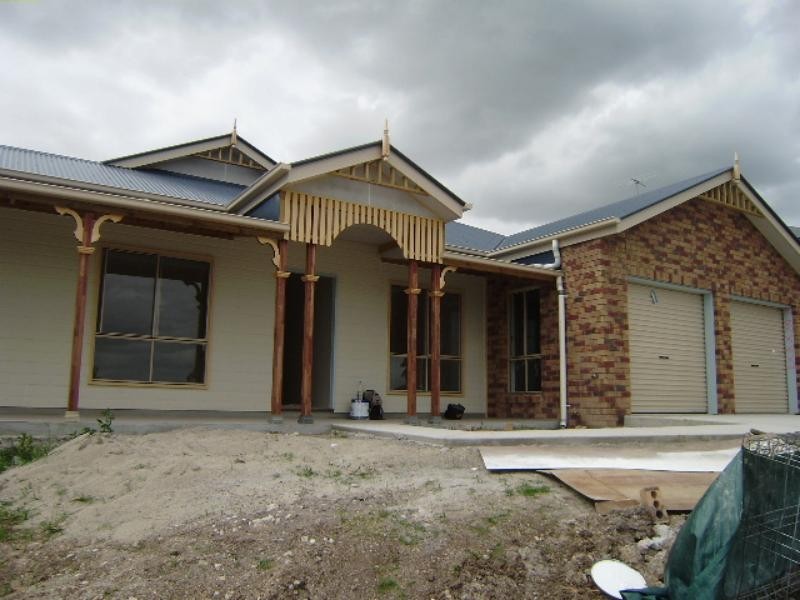 10 Normanton Cl, Rosewood QLD 4340