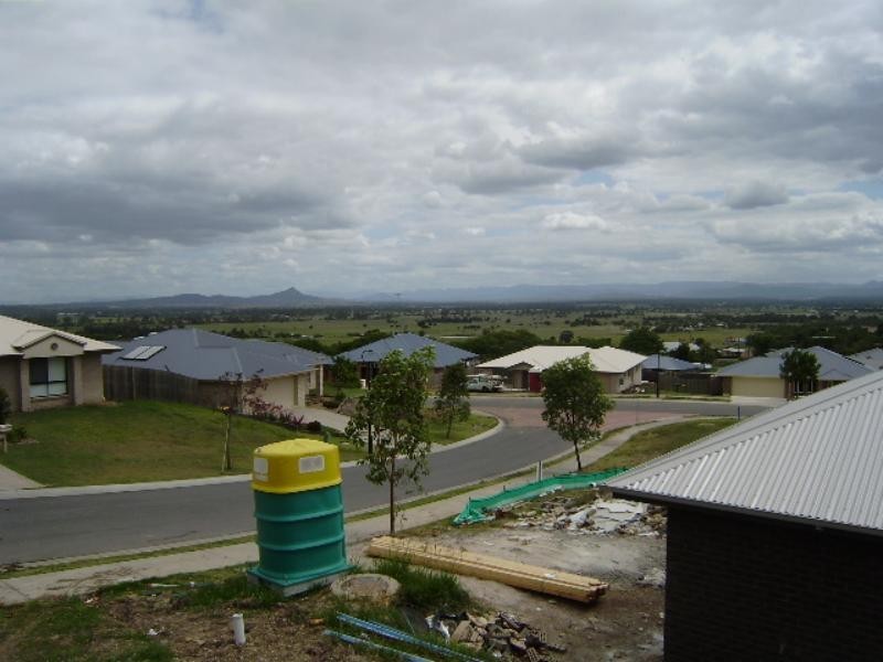 10 Normanton Cl, Rosewood QLD 4340