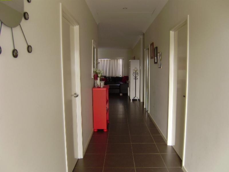 21 Ovals  Tce, Springfield Lakes QLD 4300