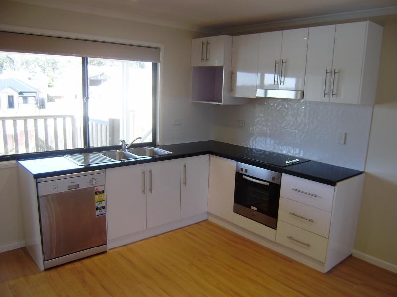 11 Emerald Tce, Springfield Lakes QLD 4300