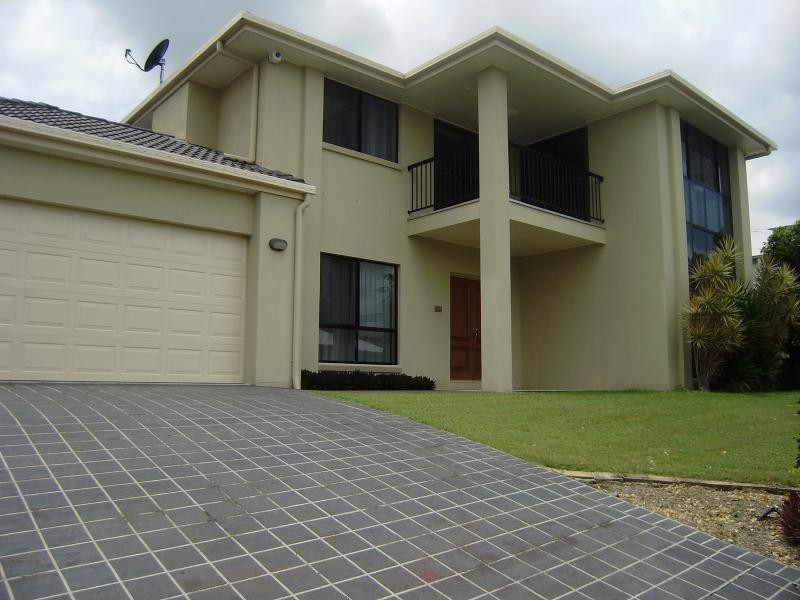 10 Ash Ave, Springfield Lakes QLD 4300