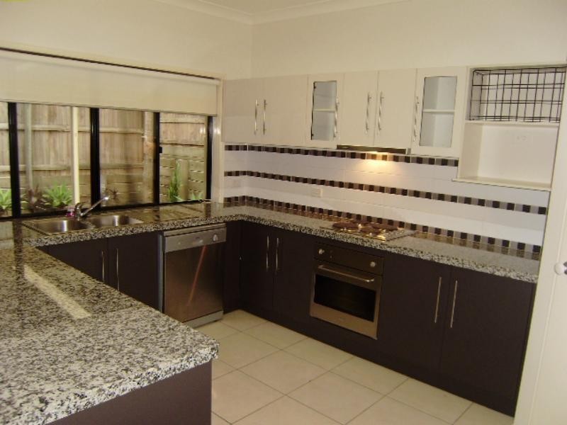 10 Ash Ave, Springfield Lakes QLD 4300