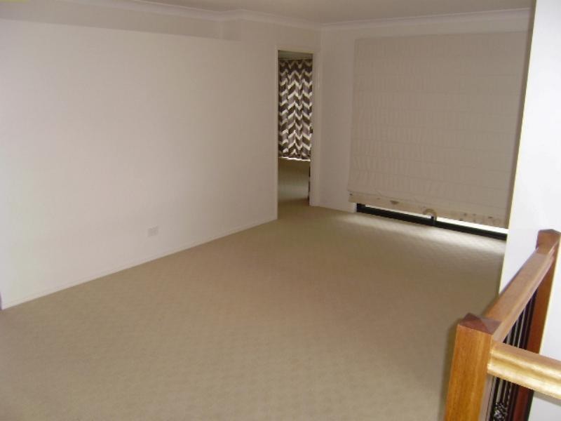 10 Ash Ave, Springfield Lakes QLD 4300