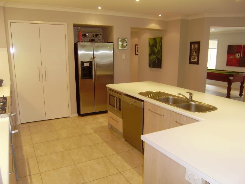 17 Ash Ave, Springfield Lakes QLD 4300