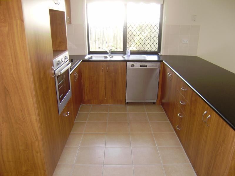 8 Birdwing  Ct, Springfield Lakes QLD 4300