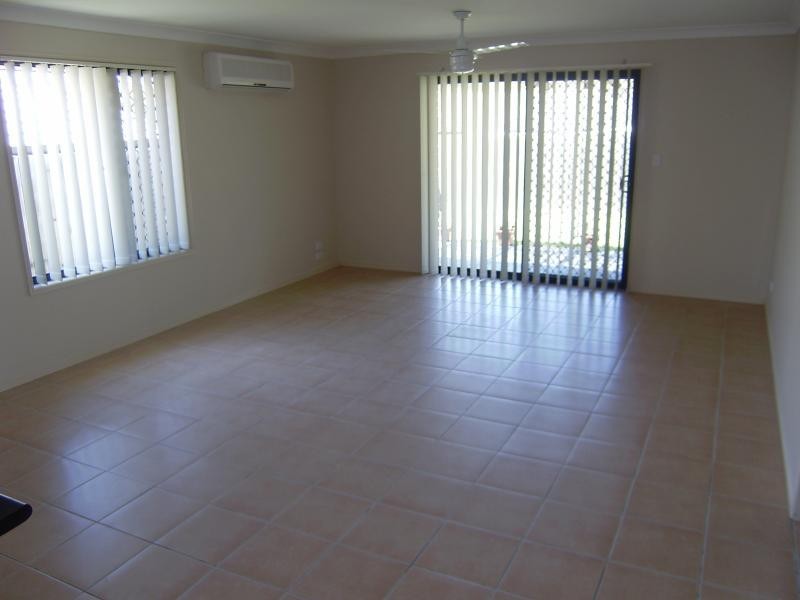 8 Birdwing  Ct, Springfield Lakes QLD 4300