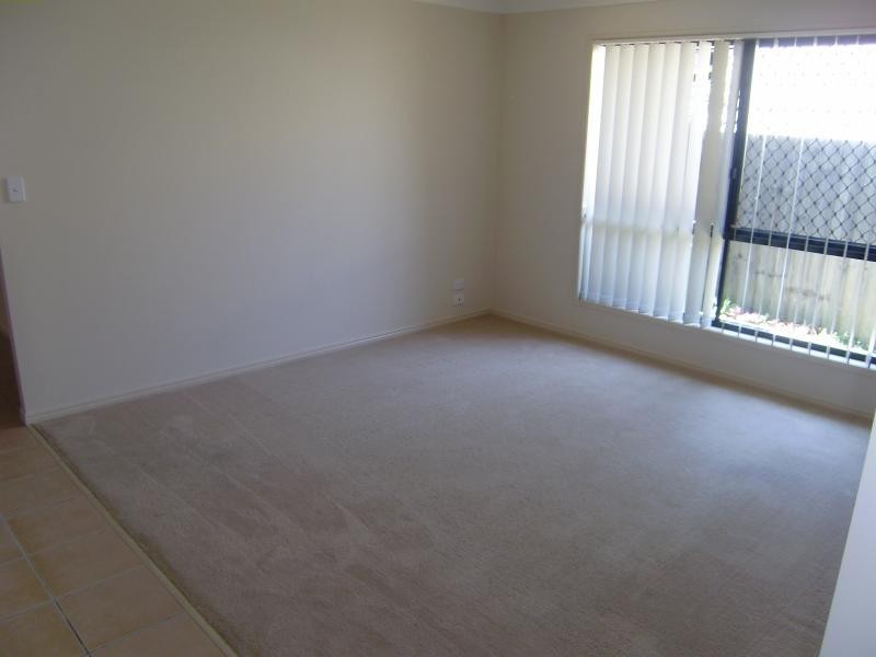 8 Birdwing  Ct, Springfield Lakes QLD 4300