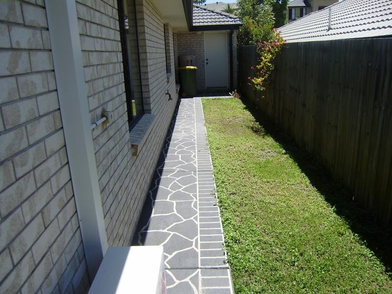 8 Birdwing  Ct, Springfield Lakes QLD 4300