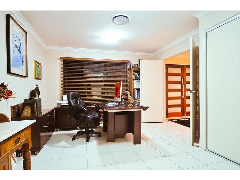 44 Hallow Cres, Augustine Heights QLD 4300