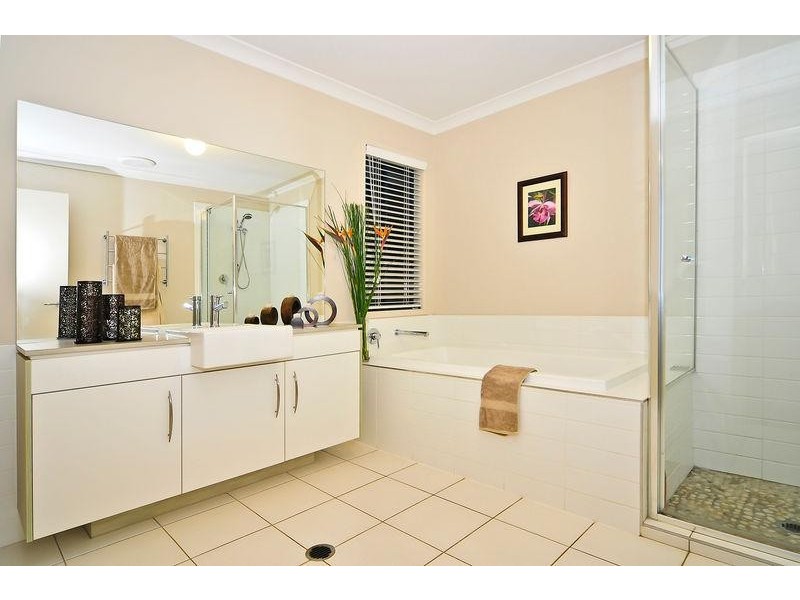 44 Hallow Cres, Augustine Heights QLD 4300