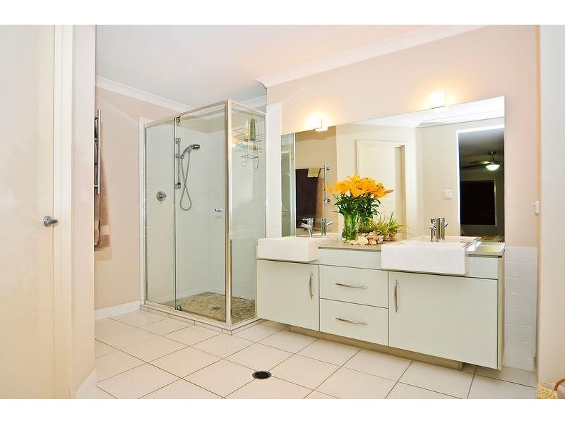 44 Hallow Cres, Augustine Heights QLD 4300