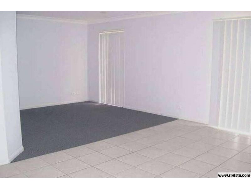 17 Shearwater Tce, Springfield Lakes QLD 4300