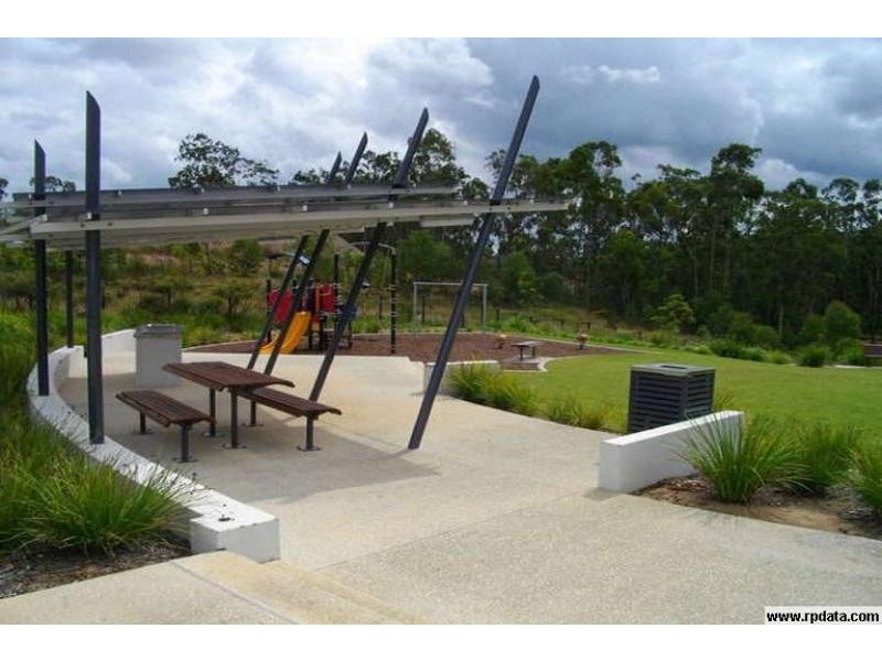 17 Shearwater Tce, Springfield Lakes QLD 4300