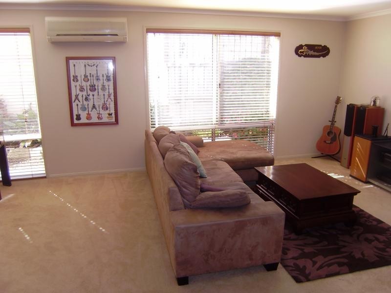 3 Swallowtail Cres, Springfield Lakes QLD 4300