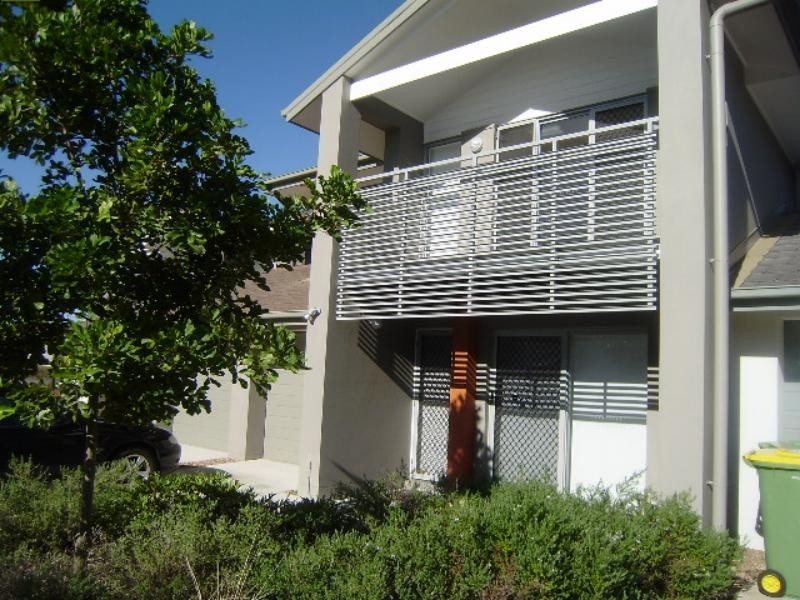 8 Ellerston Ave, Brookwater QLD 4300