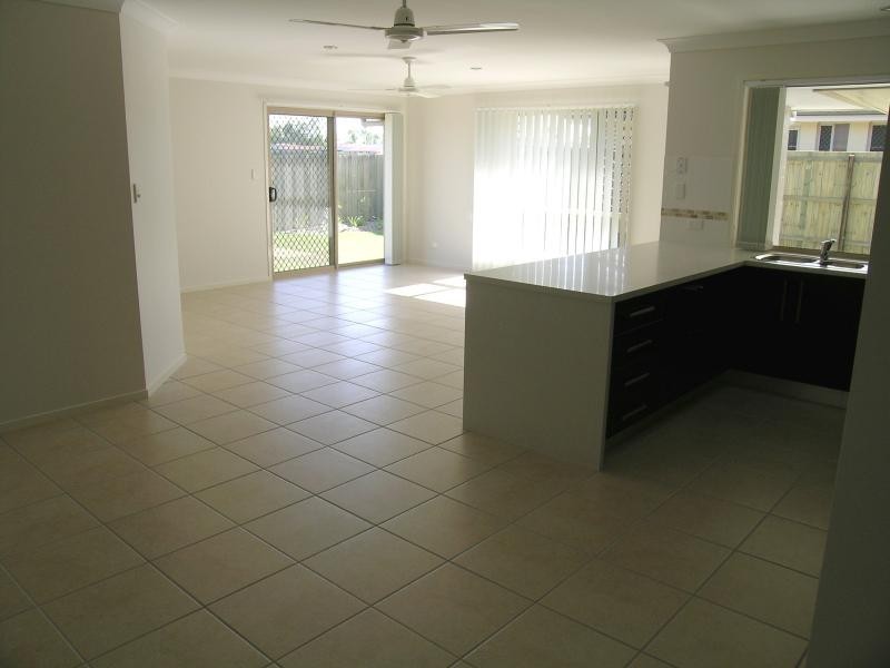 10 Hillview St, Springfield QLD 4300