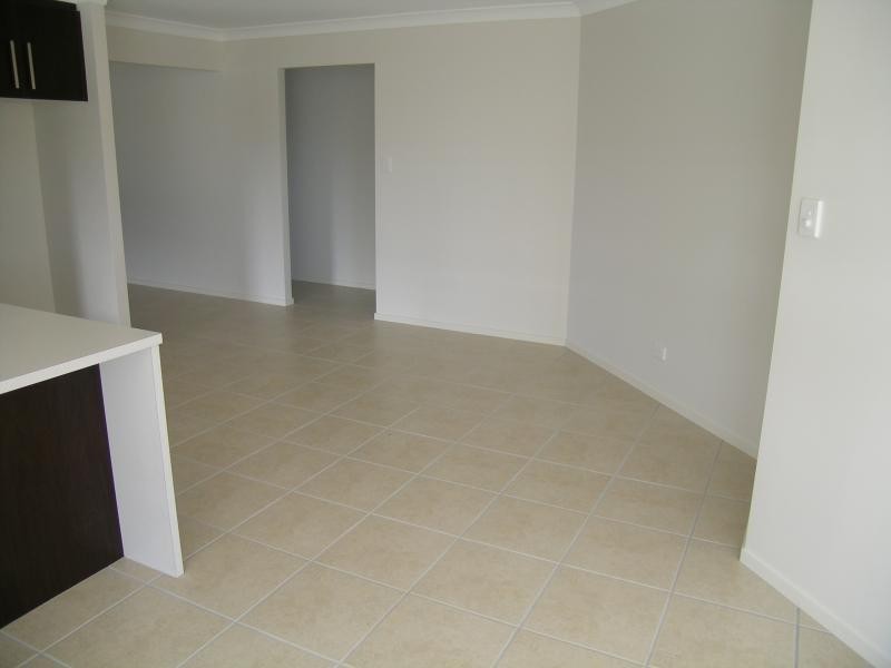 10 Hillview St, Springfield QLD 4300