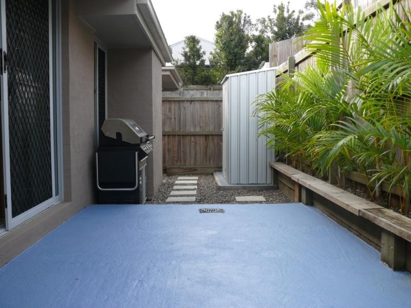 52 Creekside Dr, Springfield Lakes QLD 4300