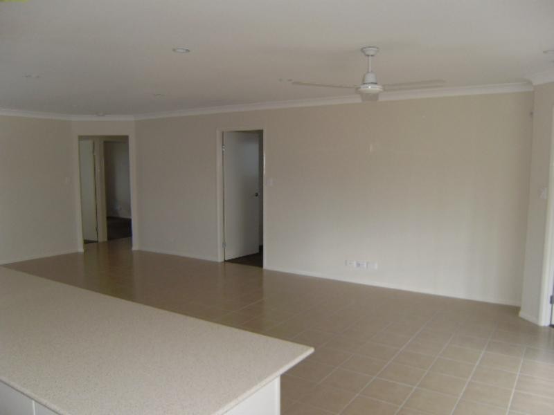 11 Shearwater  Cres, Springfield Lakes QLD 4300