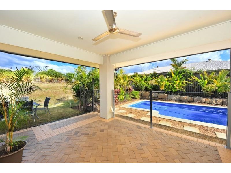 30 Santa Monica Dr, Augustine Heights QLD 4300