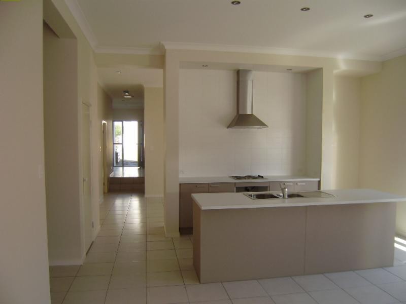 12 Hyde Ave, Springfield Lakes QLD 4300